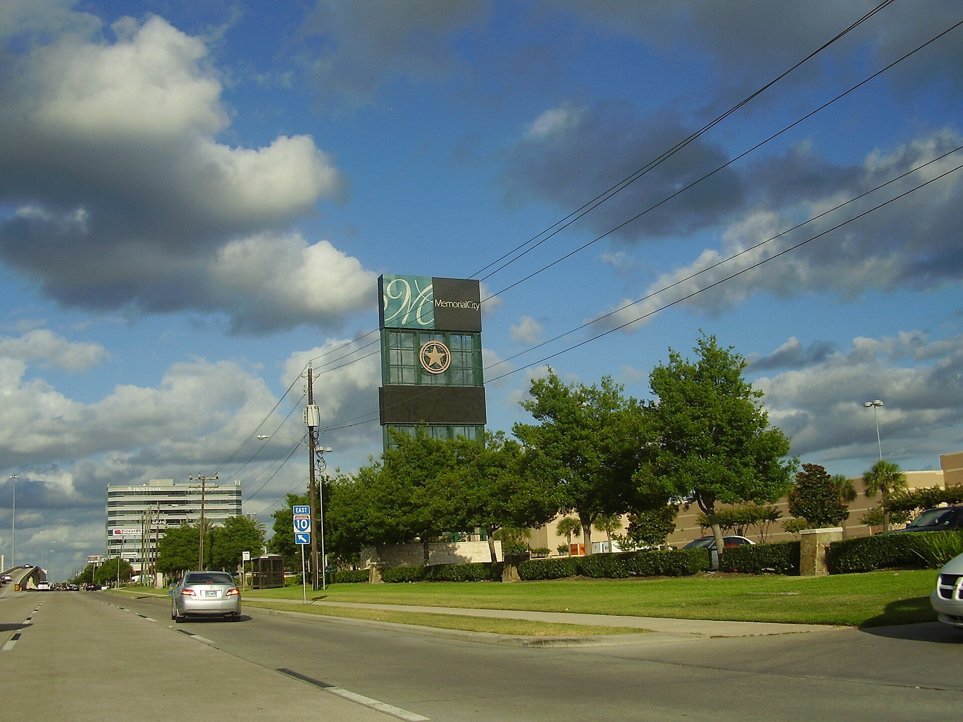 Memorial City Mall roadside entrance in Houston